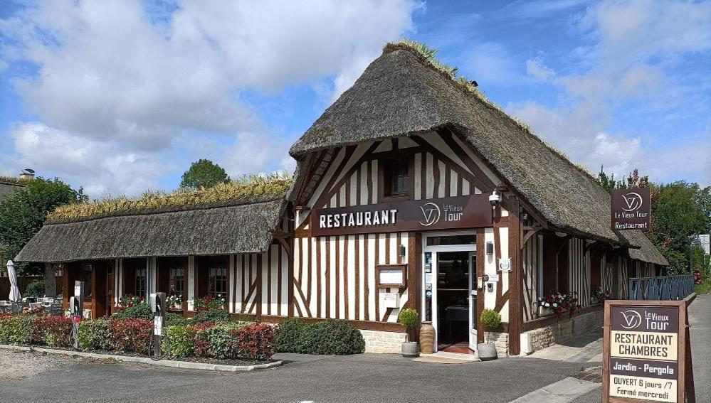 Auberge Du Vieux Tour Le Manoir Canapville  Exteriör bild